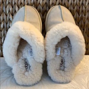 UGG Slippers❄️